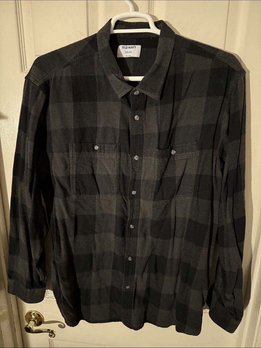 Old Navy Men's Black and Gray Plaid Button-Down Double Brushed Flannel Shirt